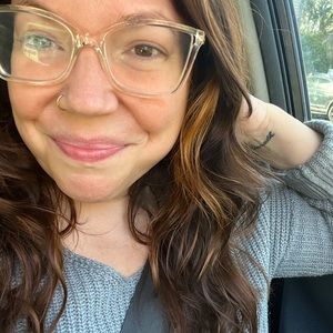 Meet your Posher, Adrienne